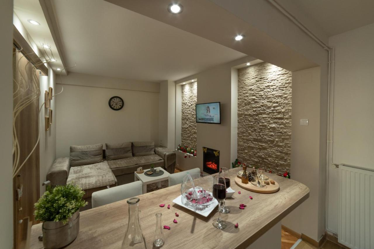 Gold Apartman วรชาซ ภายนอก รูปภาพ