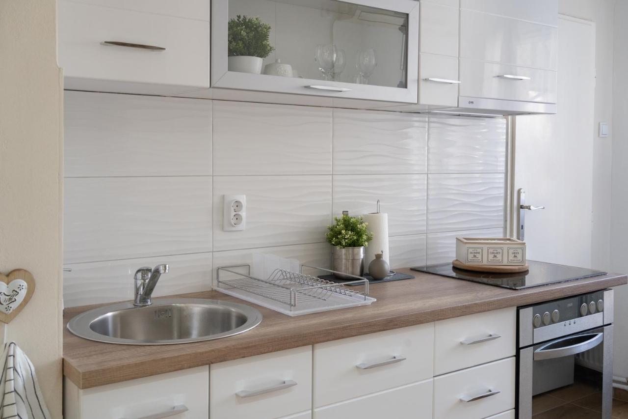 Gold Apartman วรชาซ ภายนอก รูปภาพ