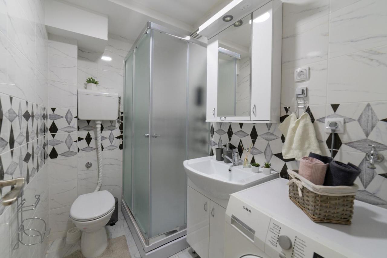 Gold Apartman วรชาซ ภายนอก รูปภาพ