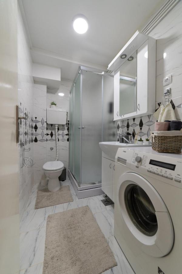 Gold Apartman วรชาซ ภายนอก รูปภาพ